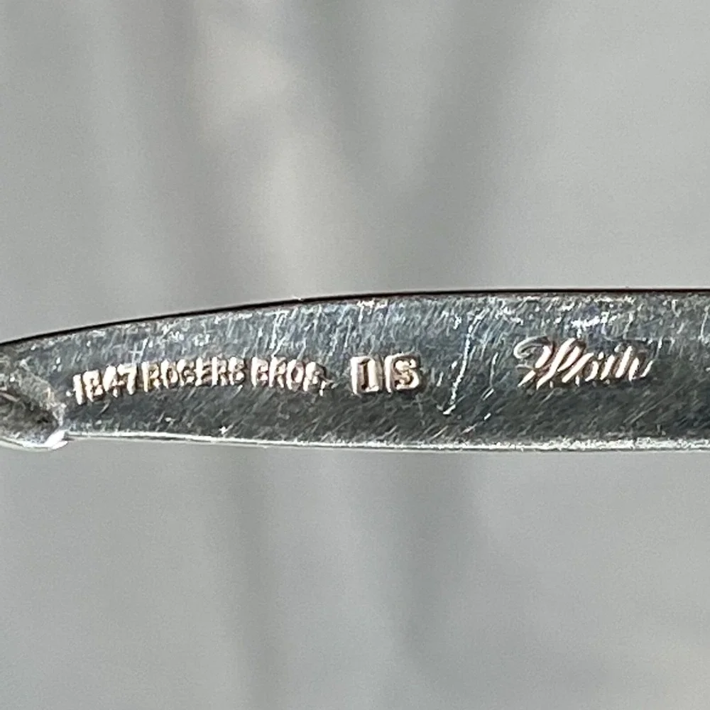 Rogers Bros 1847 Flair Teaspoon & Oneida LTD 1881 Flirtation 4 1/4